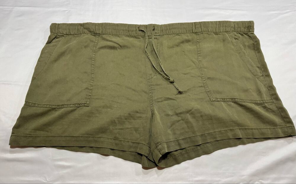 Gap Women’s XXL Lyocell Shorts Olive Green Drawstring Utility Casual Plus Size